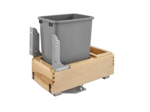 Zafacón sencillo que sale con la puerta 35 Qt cierre lento montaje bajo en canasto de maple marca Rev-A-Shelf - 4WCBM-15DM-1-16