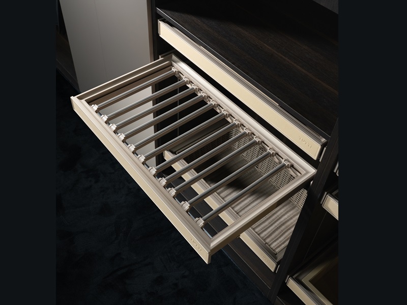 Rack de closet para pantalones color champagne marca Trebol - HEO022 - 2-11/16 x 16-7/8 x 30-3/32 in