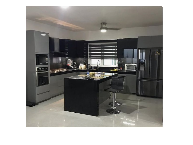 Laminado Greenlam 401-31 - Black - Brillo - 4x8 - No postformable - con film protector