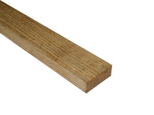 Madera de pino SYP 1 in x 3 in x 8 ft tratada D/C
