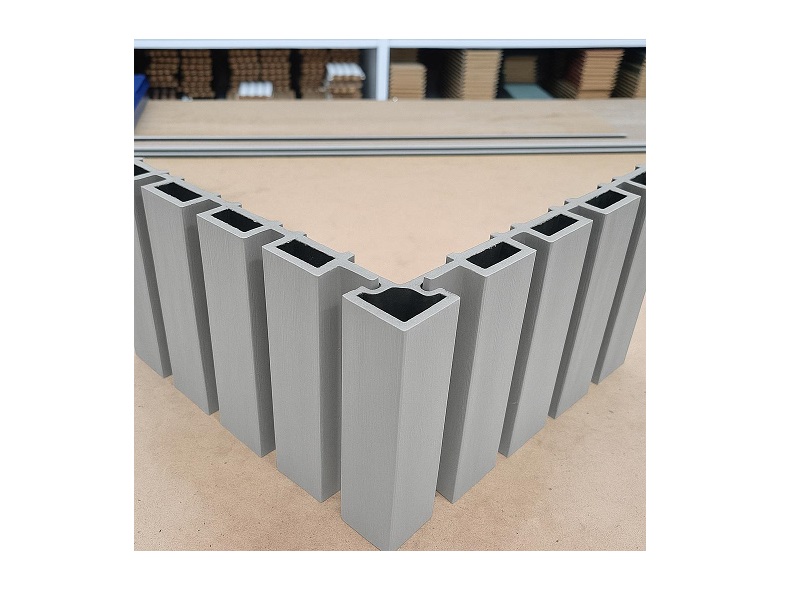 Esquinero exterior de continuación para panel WPC ranurado decorativo color Antique Wood (grisclaro) de 9.5 ft de largo