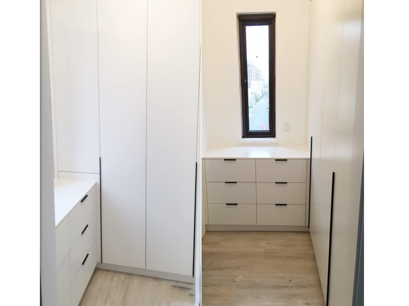 Tirador de perfil de aluminio Trebol de 8 ft recta, negra