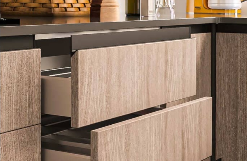 Tirador de perfil Rincomatic Syma32 Inglete 45° de 8.5 ft color Inox Mate - Champagne (50)